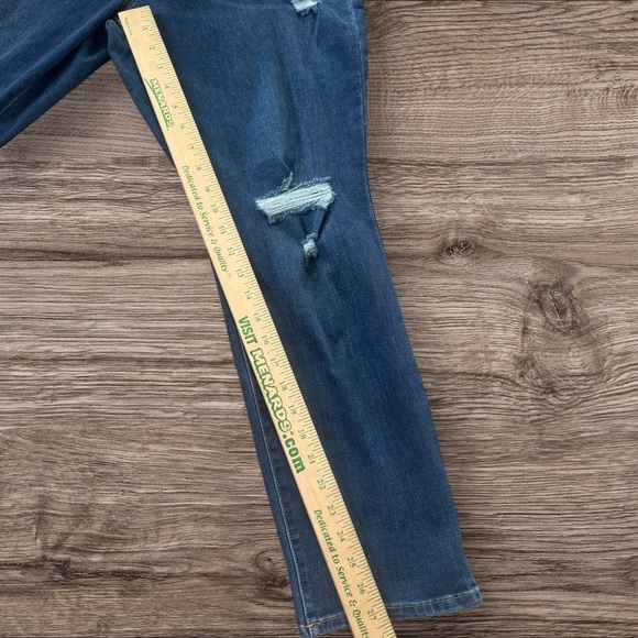 Old Navy Women's power straight Distressed Blue Jeans size 18 petite - Picture 8 of 9